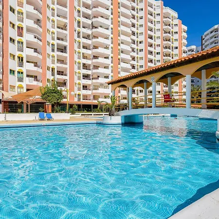 Karol Vaz 4 *