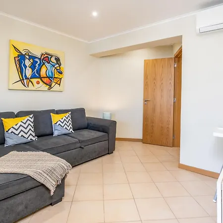 Karol Vaz 4 * Portimão