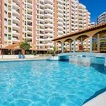 Karol Vaz 4 *
